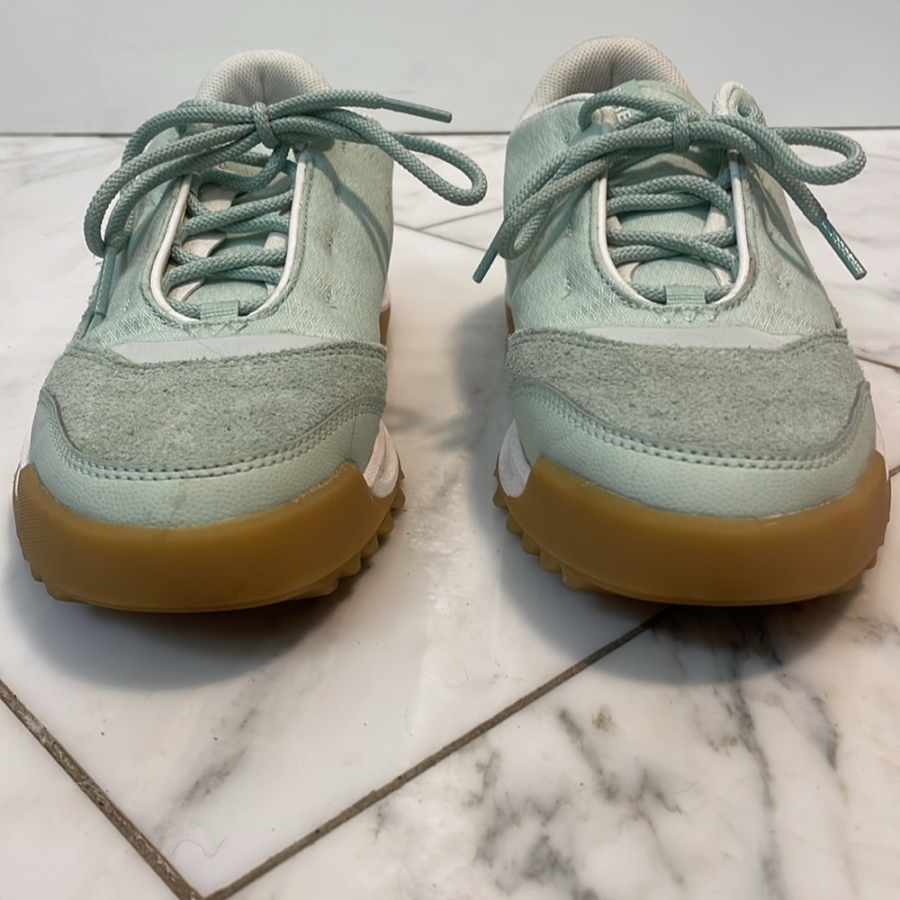 Sorel mint green suede walking shoes - Picture 2 of 8